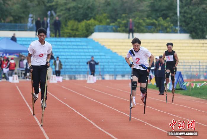 云南少数民族传统体育锦标赛开幕 500余名选手共