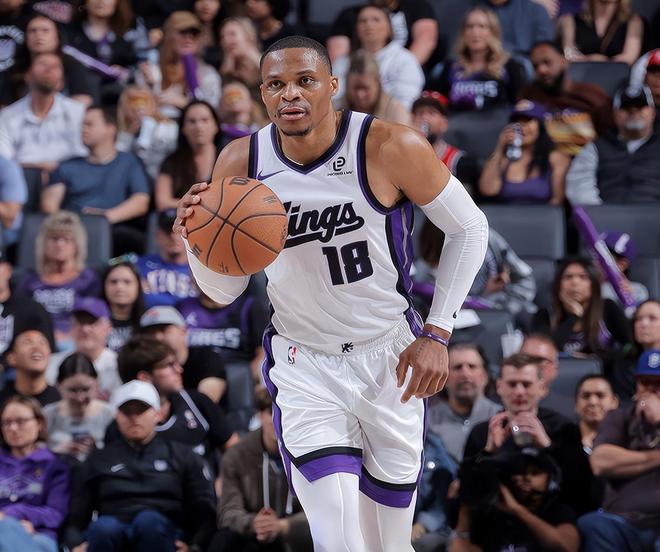 威少三双引领国王大胜公牛 创历史纪录