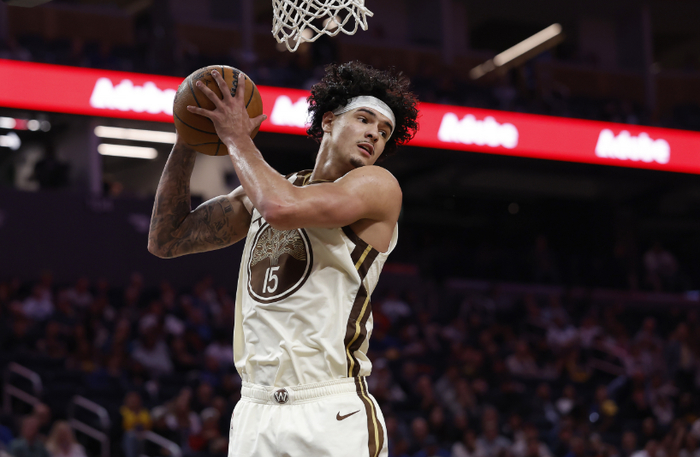 勇士队年轻新星桑托斯崛起成核心，单场31分获科