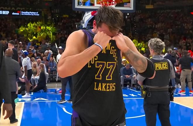 湖人快船惨败雷霆马刺 西部格局生变