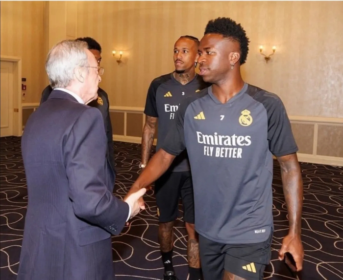 维尼修斯续约皇马引热议，曼联接近梅努留队