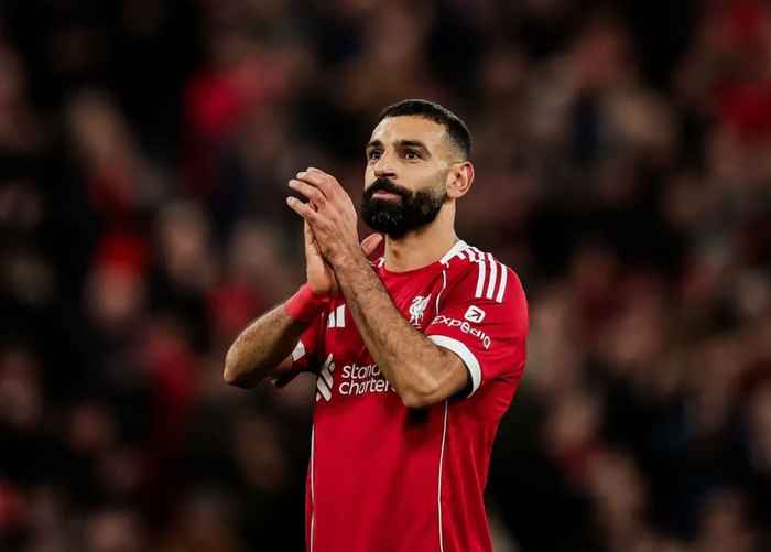 维尼修斯续约皇马引热议，曼联接近梅努留队