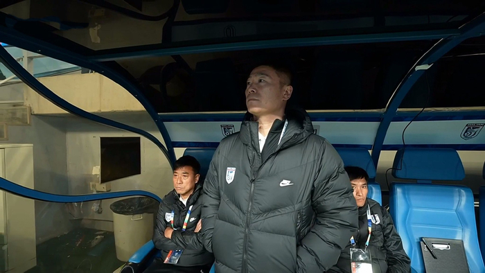 大连英博战术革新力克河南队 四连胜刷新战绩