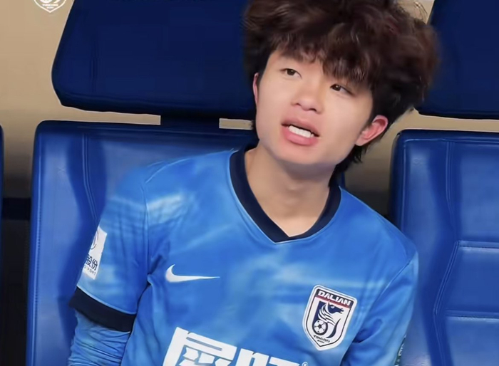 大连英博战术革新力克河南队 四连胜刷新战绩