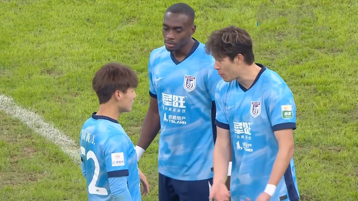 大连英博战术革新力克河南队 四连胜刷新战绩