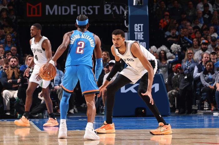 雷霆力压马刺重返榜首 湖人火箭排名波动